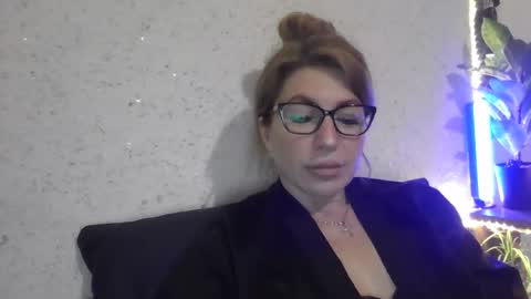 fox_red_lady7 online show from February 26, 6:47 pm