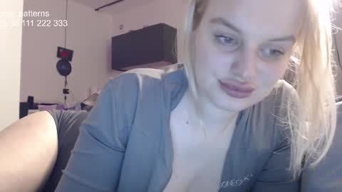 i am your baby Alien  online show from January 15, 7:42 pm