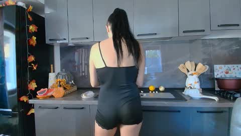 Ana online show from October 31, 11:14 am