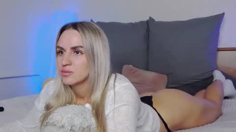 Foxy Kimmi online show from November 23, 7:00 am