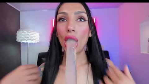 Rihanna online show from March 5, 2:07 am