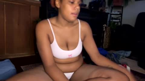 foxygoddess18 online show from March 25, 5:16 pm