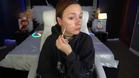 Maya online show from February 22, 9:10 am