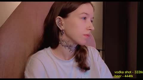 fran_bow online show from November 12, 2:31 am