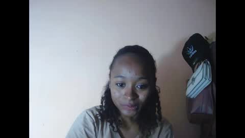 Snapshot of francine925426 chatting on October 25, 2:25 pm francine925426 online show from October 25, 2:25 pm