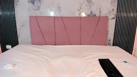 Laura online show from April 13, 7:25 pm