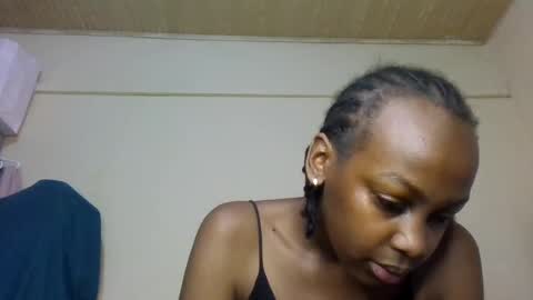 freaky_beauty online show from July 7, 7:45 am