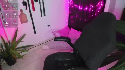 Lia Gomez online show from April 2, 12:30 am