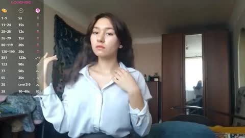 Mia online show from November 7, 9:37 am