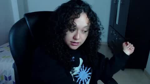 Snapshot of freud_x_louise1 chatting on February 23, 4:11 am Louise  online show from February 23, 4:11 am