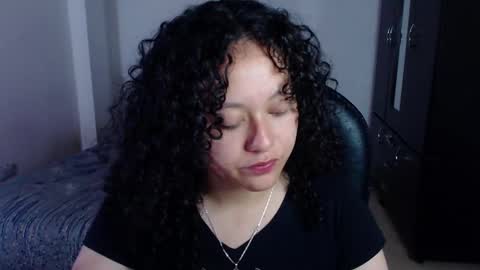 Snapshot of freud_x_louise1 chatting on December 23, 3:29 am Louise  online show from December 23, 3:29 am