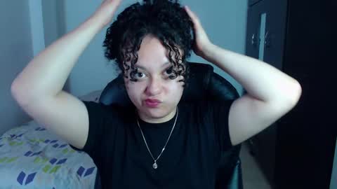Snapshot of freud_x_louise1 chatting on January 10, 9:23 am Louise  online show from January 10, 9:23 am