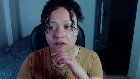 Snapshot of freud_x_louise1 chatting on December 22, 1:44 am Louise  online show from December 22, 1:44 am