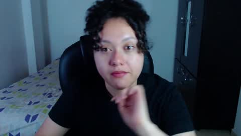Snapshot of freud_x_louise1 chatting on January 15, 7:05 am Louise  online show from January 15, 7:05 am