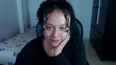 Snapshot of freud_x_louise1 chatting on February 13, 4:11 am Louise  online show from February 13, 4:11 am