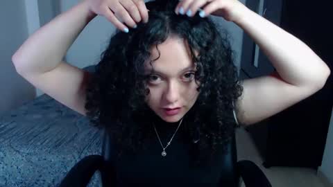 Snapshot of freud_x_louise1 chatting on December 4, 5:38 am Louise  online show from December 4, 5:38 am