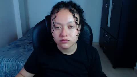 Snapshot of freud_x_louise1 chatting on October 10, 11:59 am Louise  online show from October 10, 11:59 am