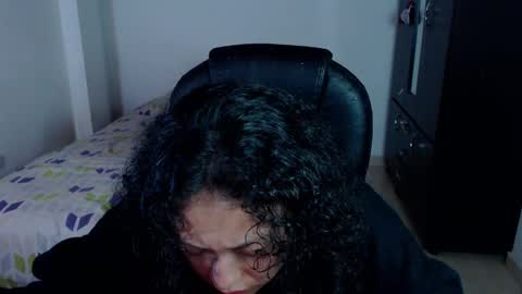 Snapshot of freud_x_louise1 chatting on January 27, 4:09 am Louise  online show from January 27, 4:09 am