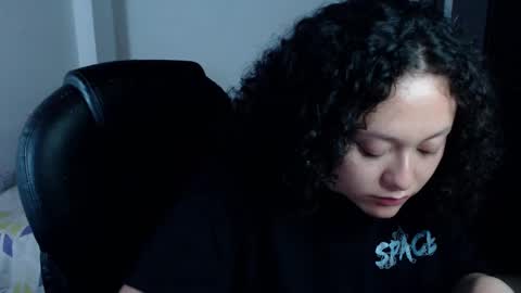 Snapshot of freud_x_louise1 chatting on March 10, 3:12 am Louise  online show from March 10, 3:12 am