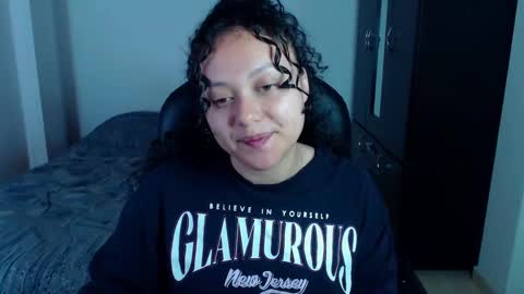 Snapshot of freud_x_louise1 chatting on December 24, 2:10 am Louise  online show from December 24, 2:10 am