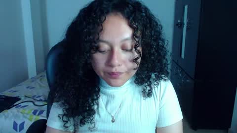 Snapshot of freud_x_louise1 chatting on February 10, 4:19 am Louise  online show from February 10, 4:19 am