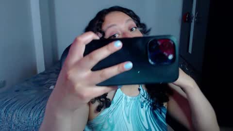 Snapshot of freud_x_louise1 chatting on December 6, 5:20 am Louise  online show from December 6, 5:20 am