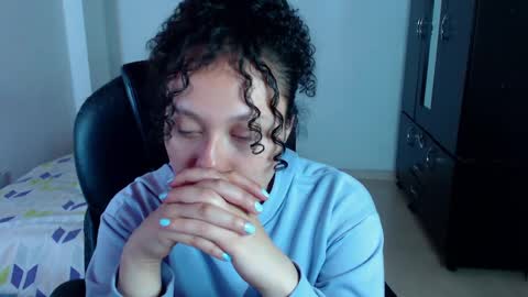 Snapshot of freud_x_louise1 chatting on February 17, 5:58 am Louise  online show from February 17, 5:58 am