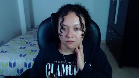 Snapshot of freud_x_louise1 chatting on March 7, 5:18 am Louise  online show from March 7, 5:18 am