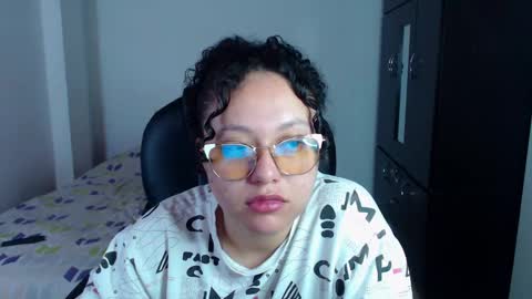 Snapshot of freud_x_louise1 chatting on January 8, 10:26 am Louise  online show from January 8, 10:26 am