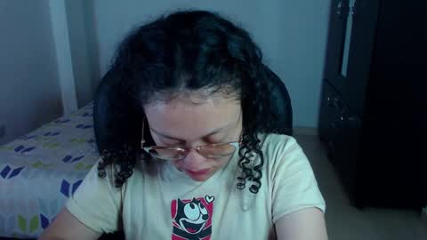 Snapshot of freud_x_louise1 chatting on January 23, 6:39 am Louise  online show from January 23, 6:39 am