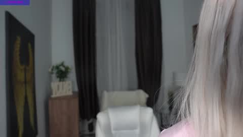 Freya online show from April 11, 7:39 pm