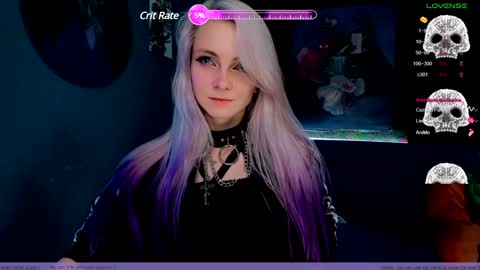 Snapshot of frida_fortune chatting on January 13, 9:19 am Frida A boost to fortune for the one who gives a thumbs up and a bonus lucky for those who support me by joining the fanclub online show from January 13, 9:19 am