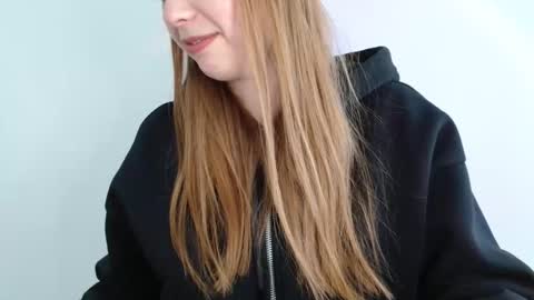 Emma online show from April 9, 8:09 am