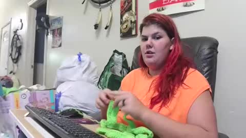 Snapshot of gamer202324 chatting on October 20, 1:08 am gamer202324 online show from October 20, 1:08 am