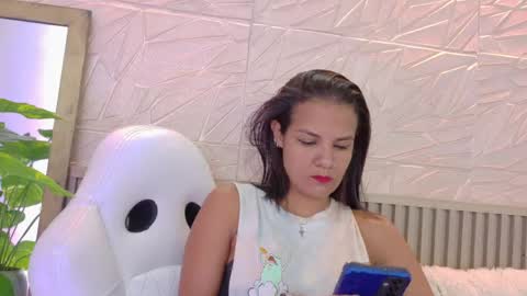 gaviluc_ online show from April 20, 12:41 pm