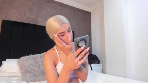 Snapshot of gemarodriguez_ chatting on February 16, 4:20 am Gemma online show from February 16, 4:20 am