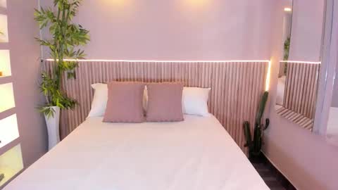 GeorginaReyes  online show from March 18, 11:10 pm