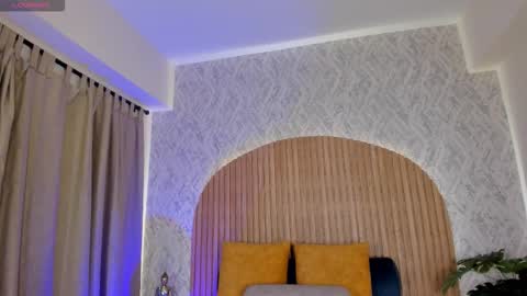 Kendal  online show from March 8, 4:00 pm