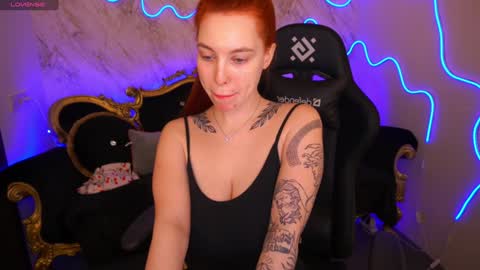 Ur Foxie online show from February 1, 1:20 pm