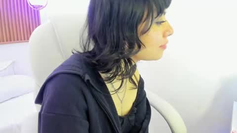 Milaa online show from April 18, 7:58 pm