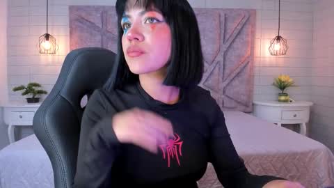 Gia online show from March 4, 1:28 pm