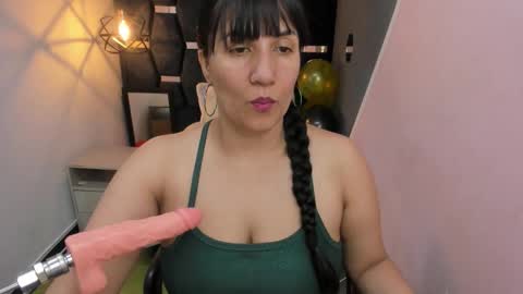 G I A  FOX online show from November 18, 3:35 pm