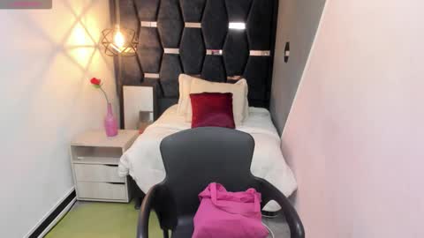 G I A  FOX online show from November 2, 1:47 pm