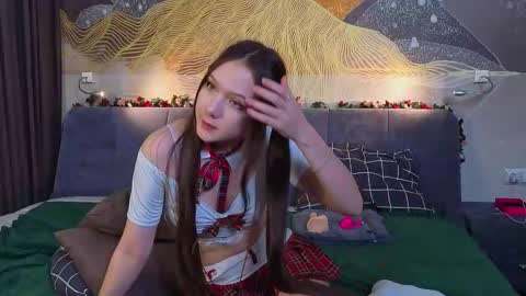 Hi my name is Gianna Im new here but I really like to chat online show from December 15, 8:36 pm