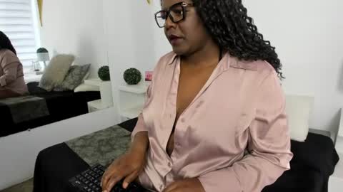 Gigi  Campbel online show from June 30, 3:55 pm