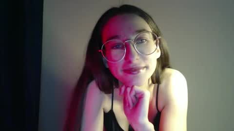 Gigi online show from December 17, 4:53 pm