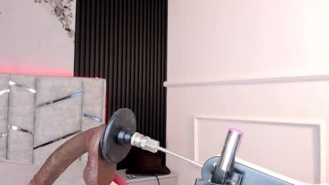 Gigi Doll online show from November 4, 11:15 am