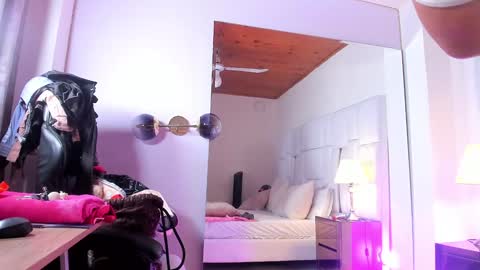 Ginebra Ness online show from January 10, 1:09 pm