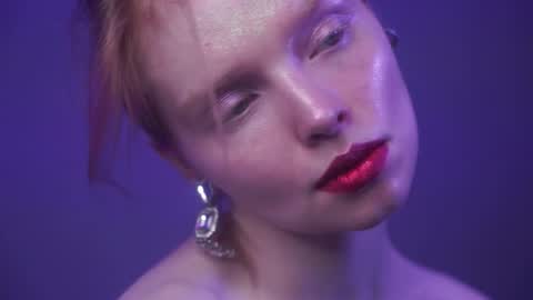        im expecting 350 thumbs up on my altar   online show from September 28, 10:26 pm