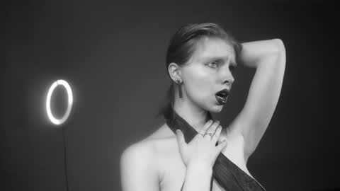        im expecting 350 thumbs up on my altar   online show from October 23, 10:16 pm